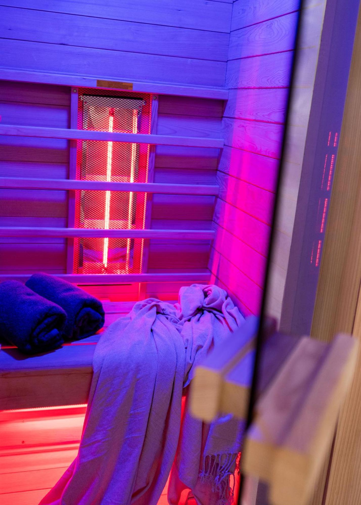 Wellness Retreat With Sauna & Jacuzzi - 1 Min To Opera Budapest Bagian luar foto