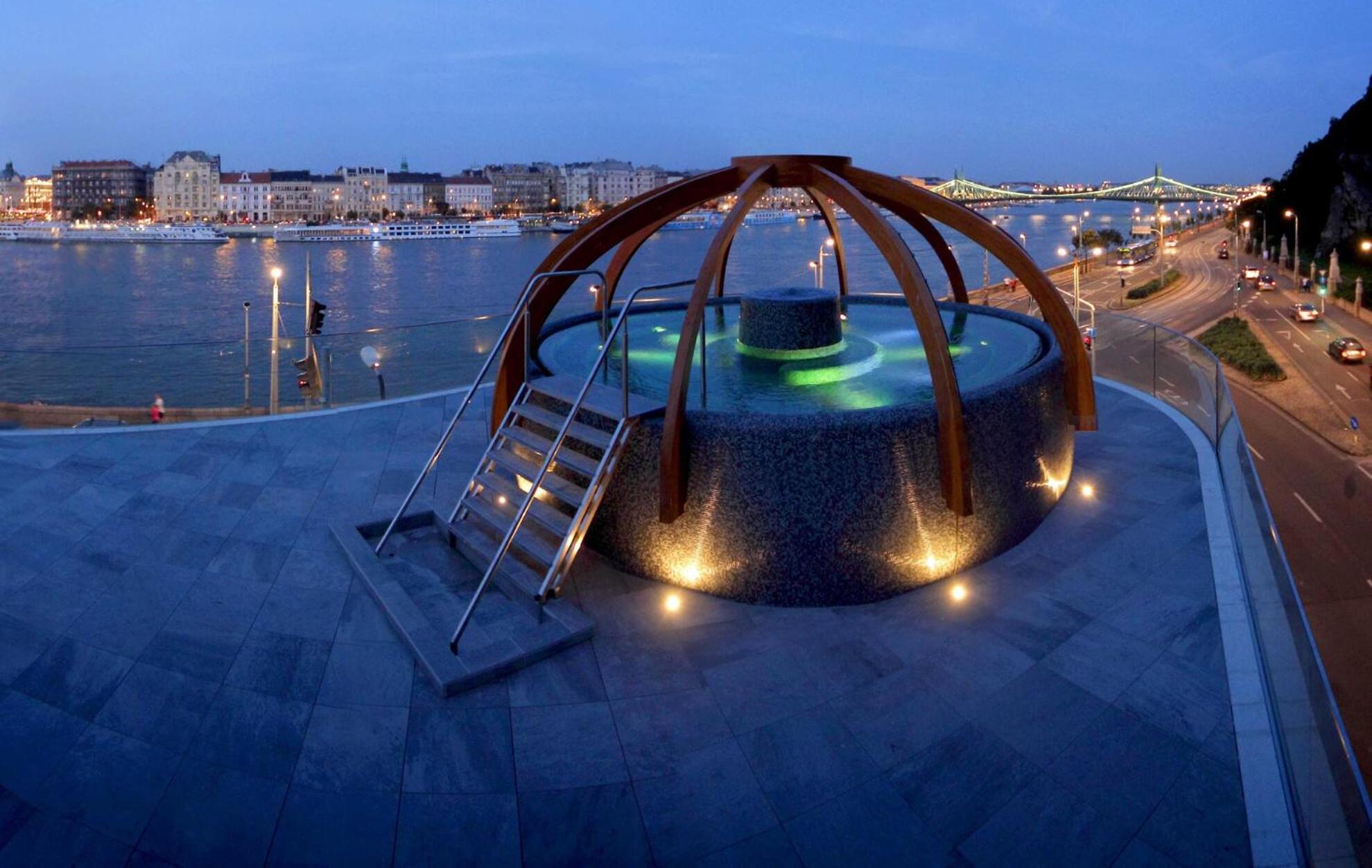 Wellness Retreat With Sauna & Jacuzzi - 1 Min To Opera Budapest Bagian luar foto